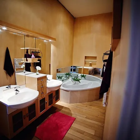 Au Clair Obscur Bed & Breakfast Verviers