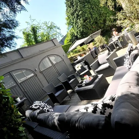 Nocleg ze śniadaniem Au Clair Obscur 4*